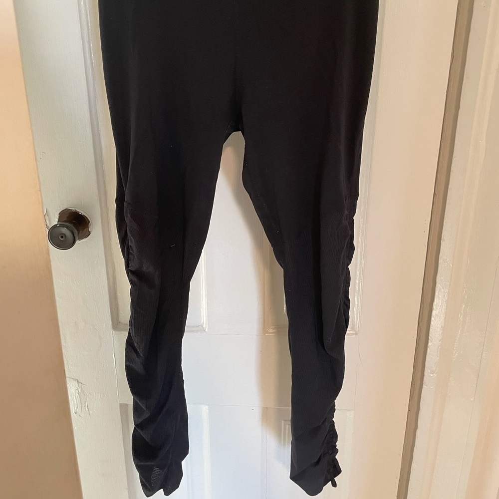 Fabletics Scrunch Bottom Leggings